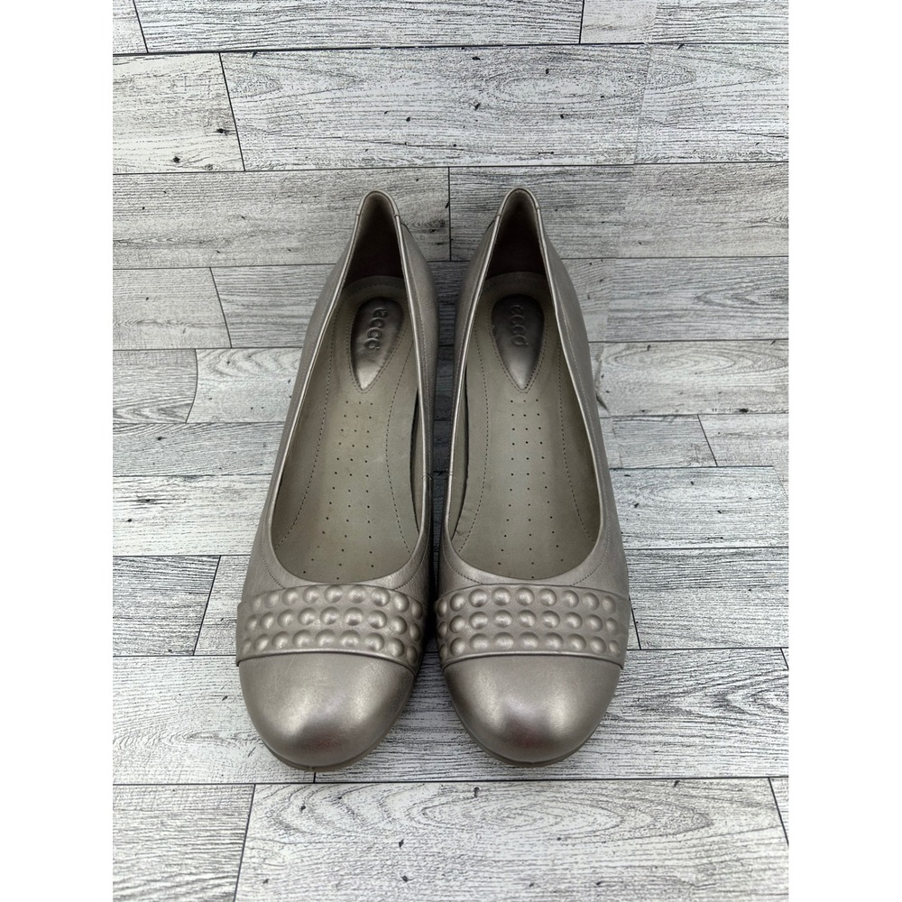 ECCO Shape 35 Metallic Taupe Leather Studded Toe Block Heel Pumps Women Sz EU 41